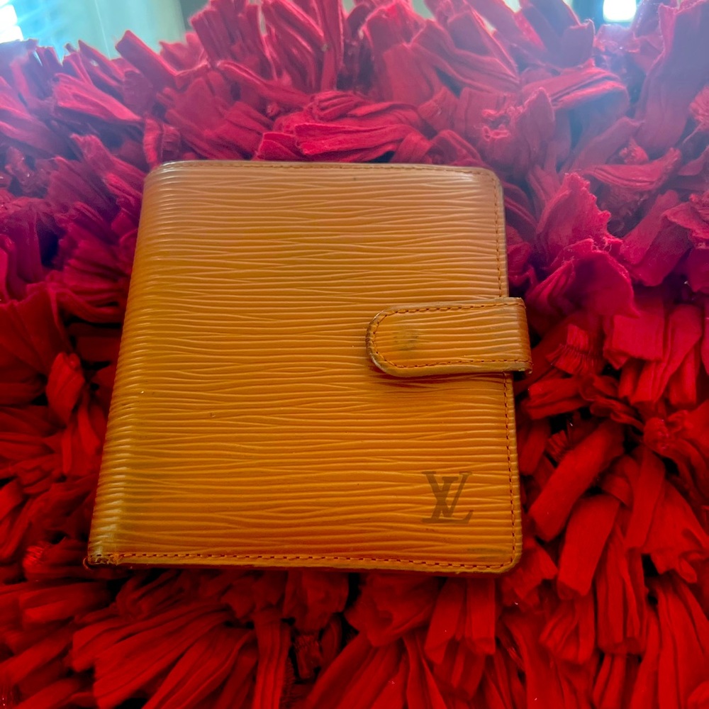 Louis Vuitton EPI wallet fold
